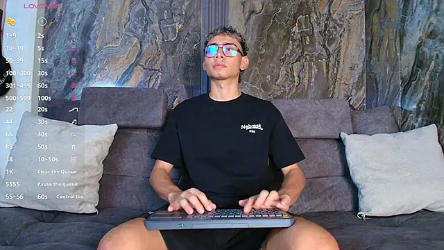 Daviid laidd online show from February 4, 8:26 pm