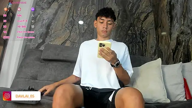 Daviid laidd online show from April 6, 8:43 pm