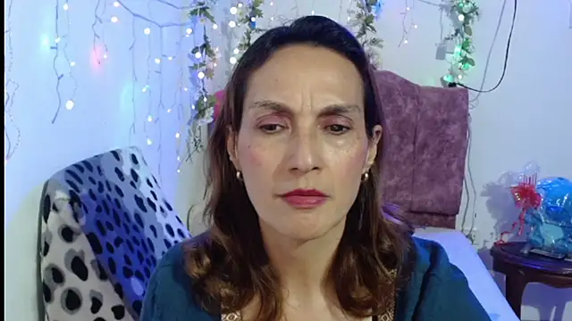 italagomez  online show from January 5, 11:41 pm