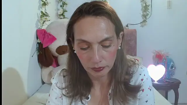 italagomez  online show from September 10, 12:31 am