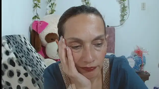 italagomez  online show from September 23, 11:01 pm