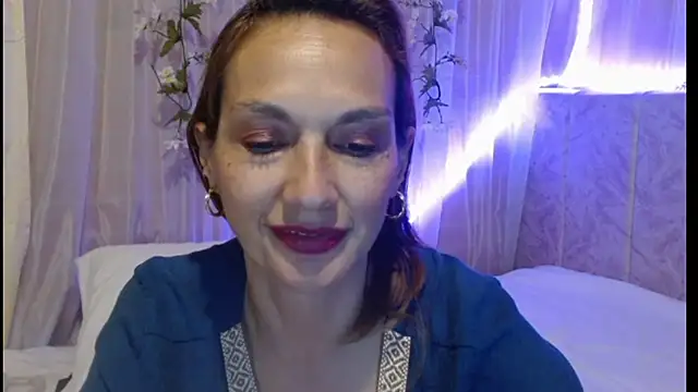 italagomez  online show from March 9, 2:29 am