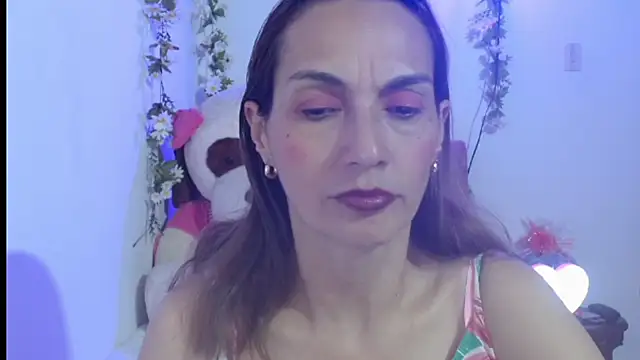 italagomez  online show from October 8, 1:51 am