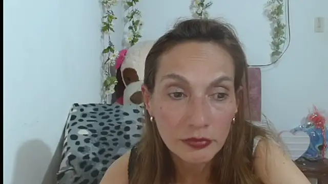 italagomez  online show from September 25, 10:38 pm