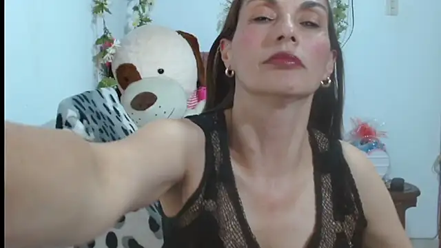 italagomez  online show from October 3, 11:50 pm