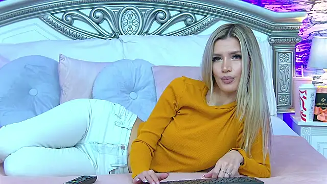 Snapshot of IvySamek chatting on November 19, 8:09 pm IvySamek online show from November 19, 8:09 pm