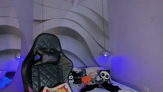 IamNayuta online show from November 28, 8:20 pm