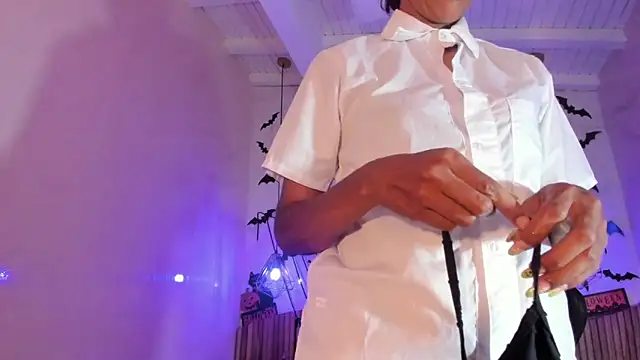 IamNayuta online show from October 30, 7:33 pm