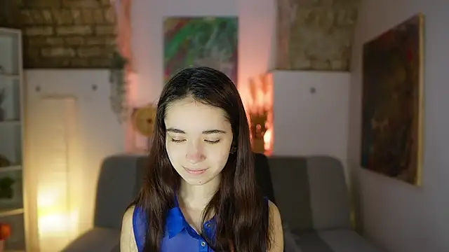 Snapshot of Gia_Paige18 chatting on March 17, 8:29 am Gia Paige18 online show from March 17, 8:29 am
