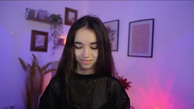 Snapshot of Gia_Paige18 chatting on November 6, 8:07 am Gia Paige18 online show from November 6, 8:07 am