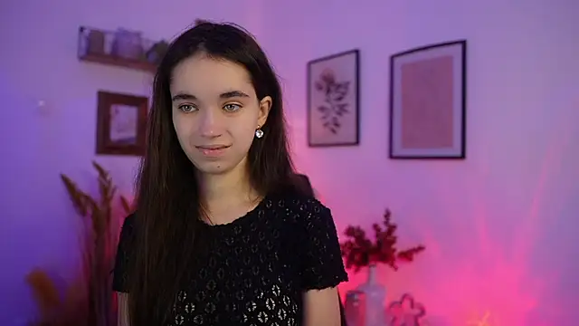 Snapshot of Gia_Paige18 chatting on December 2, 2:19 pm Gia Paige18 online show from December 2, 2:19 pm