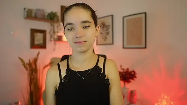 Snapshot of Gia_Paige18 chatting on September 18, 1:03 pm Gia Paige18 online show from September 18, 1:03 pm