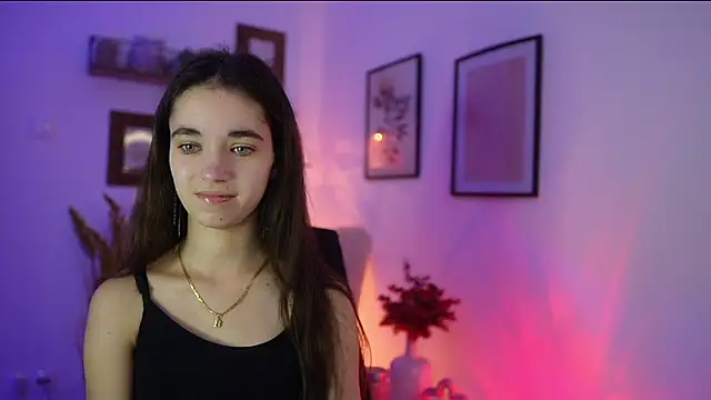 Snapshot of Gia_Paige18 chatting on November 7, 9:36 am Gia Paige18 online show from November 7, 9:36 am