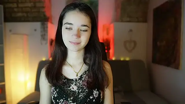 Snapshot of Gia_Paige18 chatting on February 6, 8:29 am Gia Paige18 online show from February 6, 8:29 am