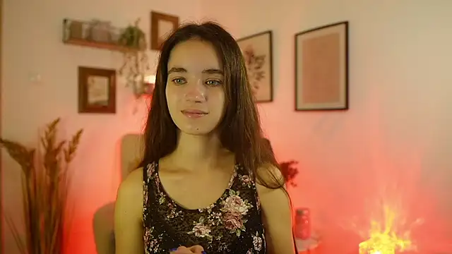 Snapshot of Gia_Paige18 chatting on September 10, 8:13 am Gia Paige18 online show from September 10, 8:13 am
