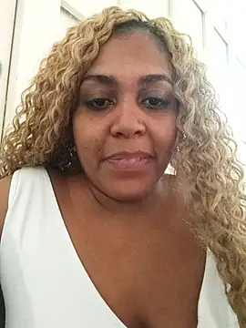 ELLA KELLY online show from January 15, 11:46 am