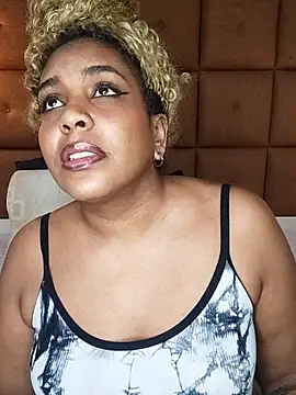 ELLA KELLY online show from February 4, 12:00 pm