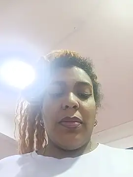 ELLA KELLY online show from July 3, 11:39 am