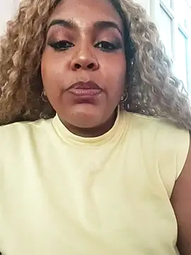 ELLA KELLY online show from February 5, 12:01 pm