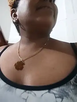 ELLA KELLY online show from April 10, 12:01 pm