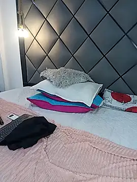 ELLA KELLY online show from May 12, 11:49 am