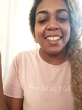 ELLA KELLY online show from December 5, 12:04 pm