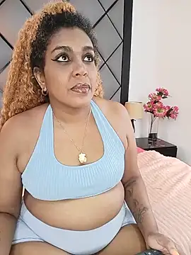 ELLA KELLY online show from July 1, 11:43 am