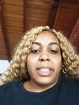 ELLA KELLY online show from January 9, 11:50 am