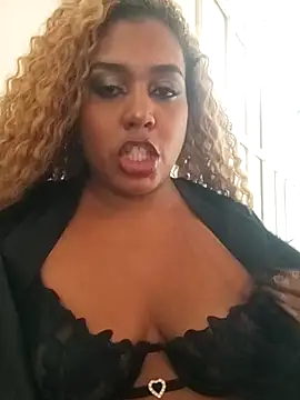 ELLA KELLY online show from February 3, 12:10 pm