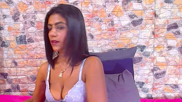 Snapshot of EroticSexyStripper chatting on October 20, 4:51 pm EroticSexyStripper online show from October 20, 4:51 pm