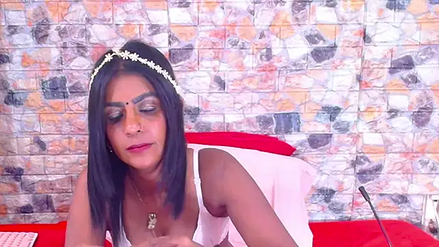 Snapshot of EroticSexyStripper chatting on November 17, 1:04 pm EroticSexyStripper online show from November 17, 1:04 pm