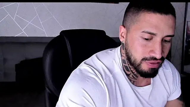 Cristian Walker online show from February 2, 9:36 pm