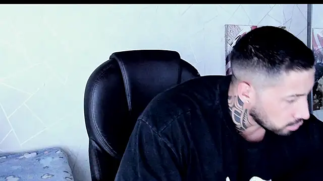 Cristian Walker online show from December 19, 11:34 am