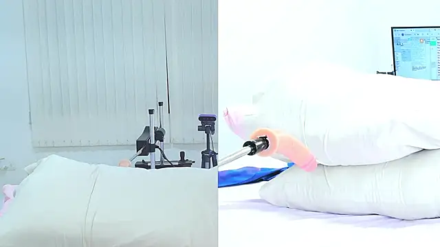 Keisy Kloe online show from April 25, 9:45 pm