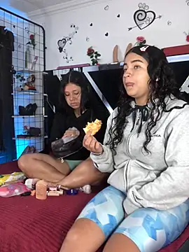 1lovelygirls online show from November 26, 12:16 pm