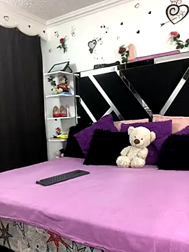 Snapshot of 1lovelygirls chatting on October 11, 12:06 pm 1lovelygirls online show from October 11, 12:06 pm