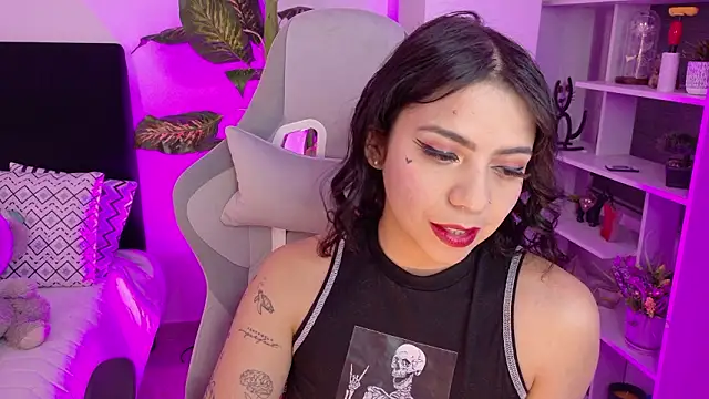 melany naa online show from February 11, 10:20 pm