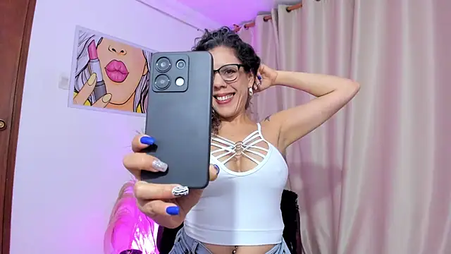 Snapshot of StarMilf chatting on July 18, 12:36 pm StarMilf online show from July 18, 12:36 pm