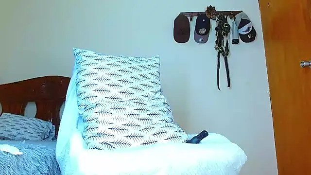 Snapshot of jeilerth chatting on November 27, 6:36 am jeilerth online show from November 27, 6:36 am