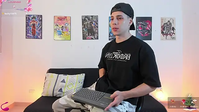 jonathanjoestar  online show from December 21, 11:56 am