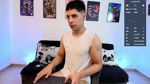 Snapshot of jonathanjoestar_ chatting on June 12, 8:50 pm jonathanjoestar online show from June 12, 8:50 pm