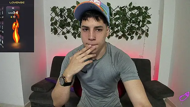 Snapshot of jonathanjoestar_ chatting on December 11, 8:50 pm jonathanjoestar online show from December 11, 8:50 pm