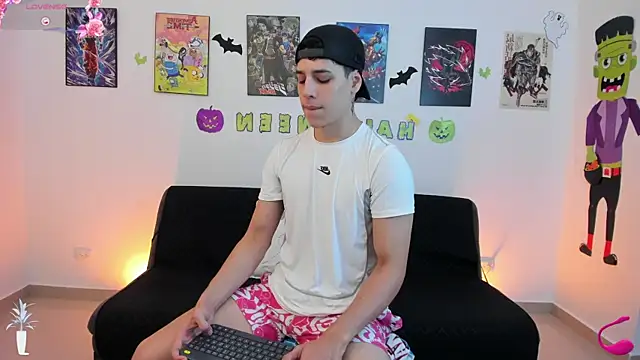 Snapshot of jonathanjoestar_ chatting on November 3, 9:51 pm jonathanjoestar online show from November 3, 9:51 pm