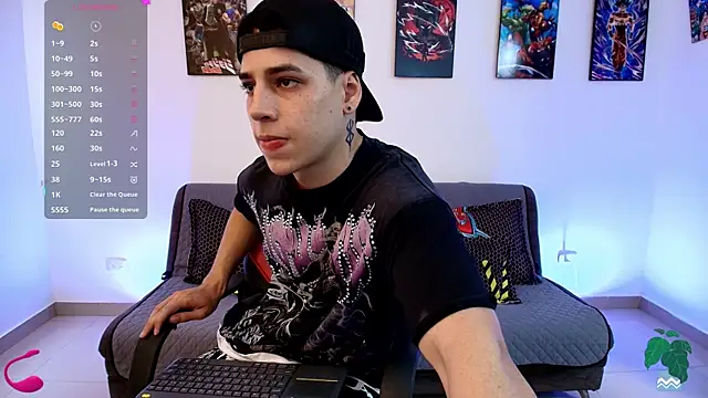 Snapshot of jonathanjoestar_ chatting on June 29, 8:19 pm jonathanjoestar online show from June 29, 8:19 pm
