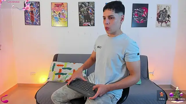 Snapshot of jonathanjoestar_ chatting on December 13, 11:55 pm jonathanjoestar online show from December 13, 11:55 pm