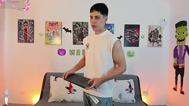 Snapshot of jonathanjoestar_ chatting on October 26, 7:36 pm jonathanjoestar online show from October 26, 7:36 pm