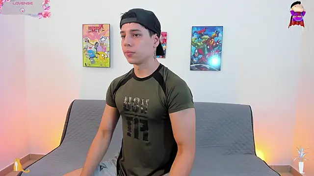 Snapshot of jonathanjoestar_ chatting on October 7, 8:32 pm jonathanjoestar online show from October 7, 8:32 pm