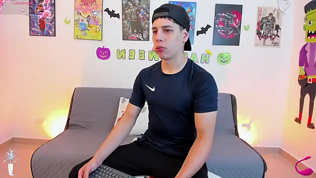 Snapshot of jonathanjoestar_ chatting on November 2, 10:48 pm jonathanjoestar online show from November 2, 10:48 pm