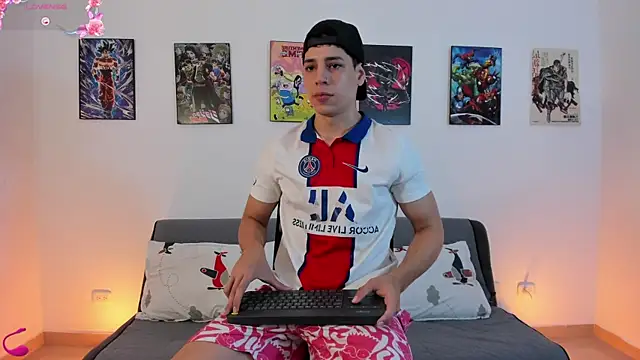 jonathanjoestar  online show from January 13, 10:03 pm