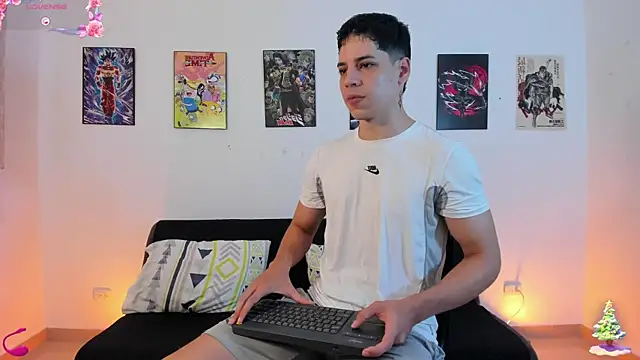 jonathanjoestar  online show from December 20, 1:03 pm